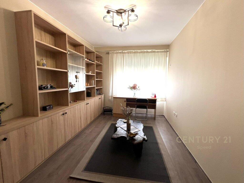 Ofrojme apartamet 3+1me qira tek Hipoteka!