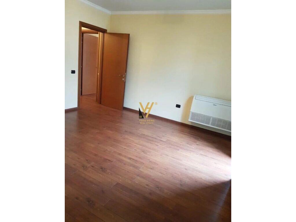 3-STORY VILLA FOR RENT IN THE VILLA BLOCK, SELITE 2,500 EURO