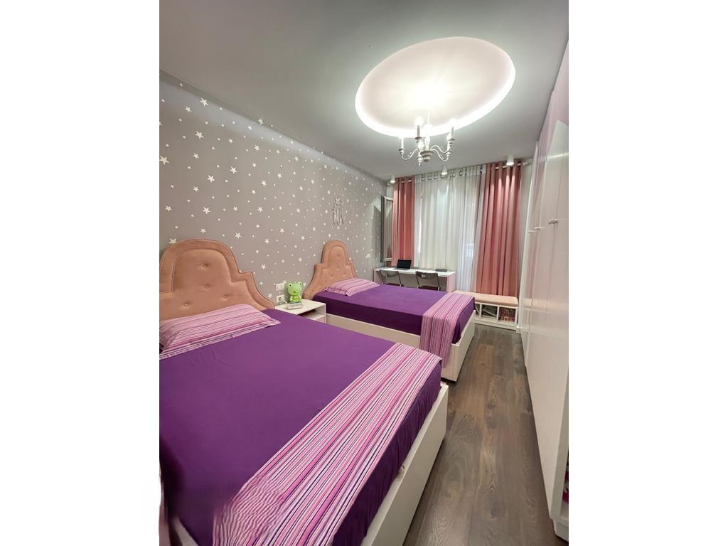 Qira,Apartament Lux 2+1+2 , Kompleksi Tower Bridge 3 te Rruga e Dibres 650 € /Muaj