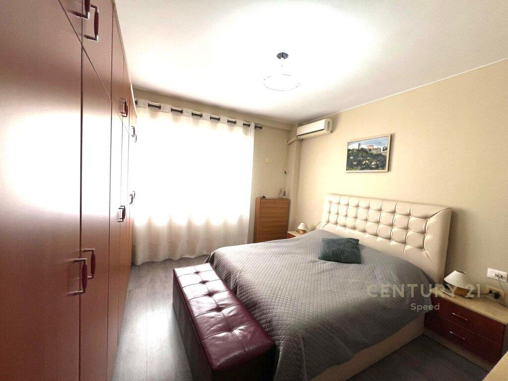 Ofrojme apartamet 3+1me qira tek Hipoteka!