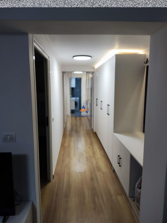 JEPET APARTAMENT ME QERA 1+1+BALLKON "PRANE RRUGES THOMA KOXHAJ,YZBERISHT" 80000 LEKE