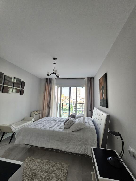 Jepet me Qira Apartament 2+1 + Post Parkimi + gardorobe– Ambasador 3 ✨çmimi 2200 euro