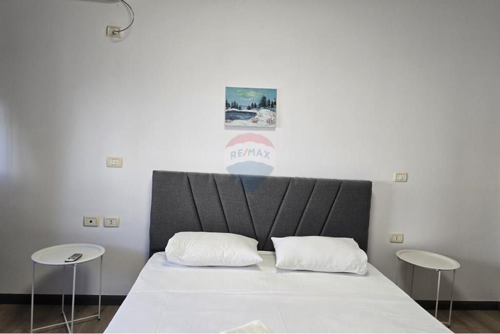 Shitet Apartament 2+1 Komuna e Parisit