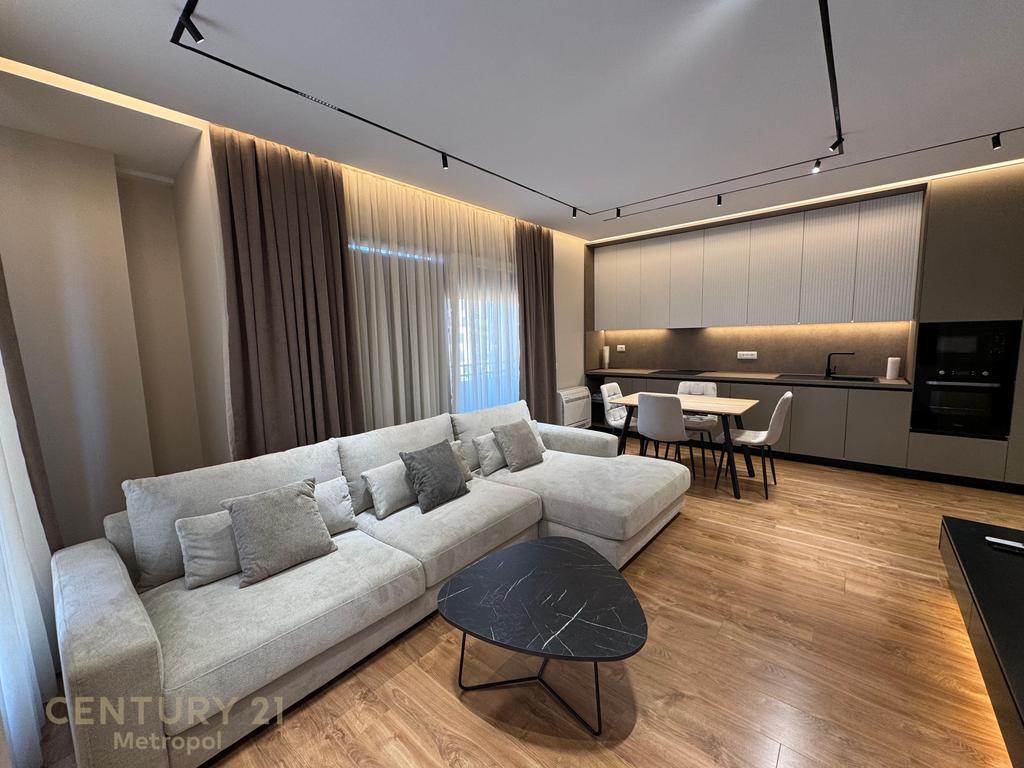 🏡 Apartament luksoz 2+1+2 me qira – Shkolla e Kuqe + Post Parkimi