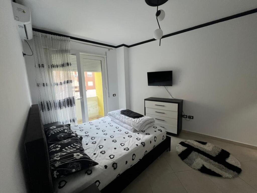 Apartament me qera 2+1+2+Parkim, Liqeni i Thate