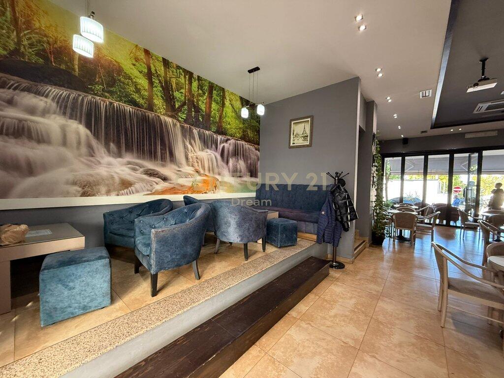 SHITET NJESI/BAR-CAFFE TEK RRUGA E DIBRES ! 310,000 €