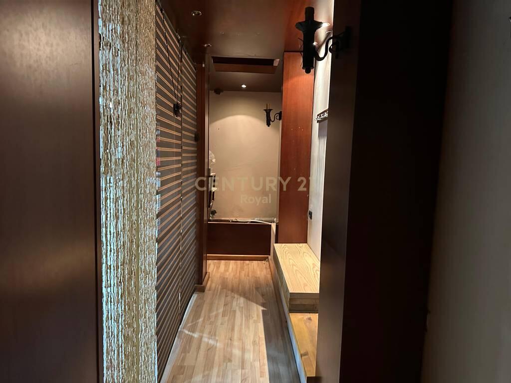 In affitto ~Spazio commerciale in affitto vicino alla scuola “Bajram Curri”.