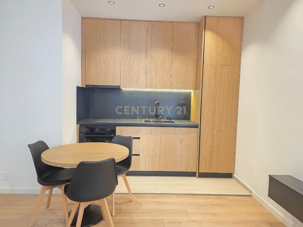 Apartament per shitje tek Liqeni Thate