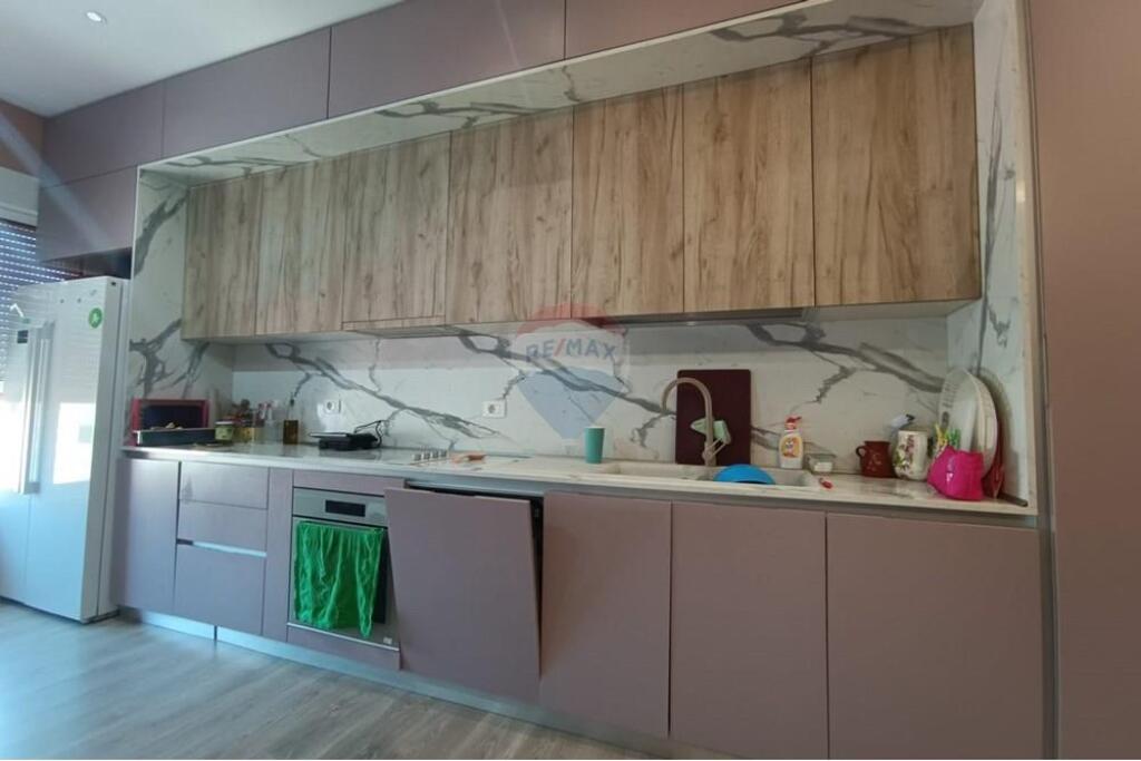 Apartament 2+1 ne shitje Kompleksi Mangalem