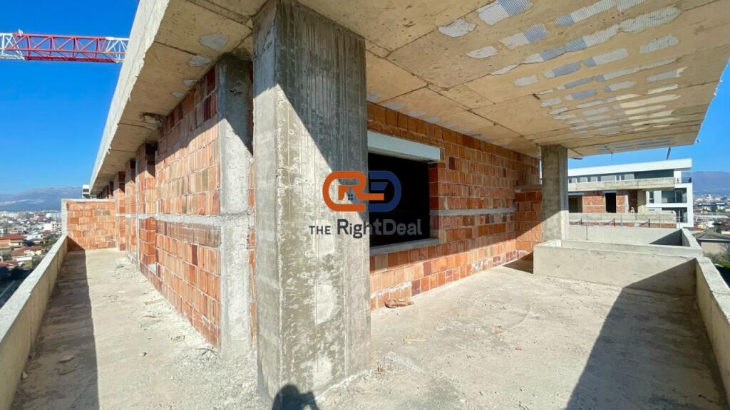 Tek Univers City, Shitet Super Apartament 2+1, Me Planimetri Te Rregullt!