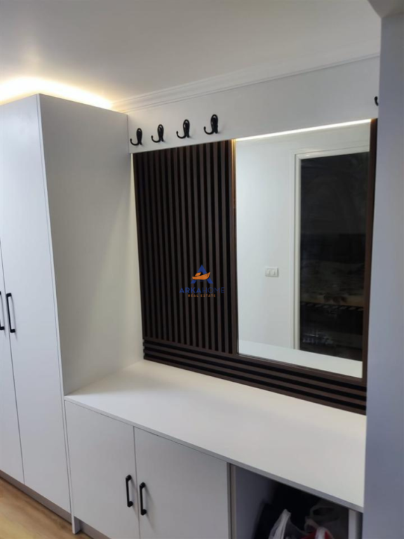 JEPET APARTAMENT ME QERA 1+1+BALLKON "PRANE RRUGES THOMA KOXHAJ,YZBERISHT" 80000 LEKE