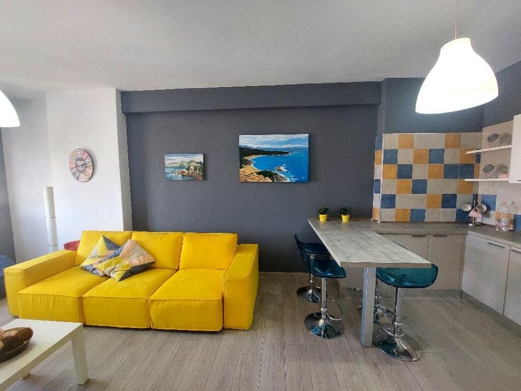 Shitet apartament 1+1 në lagjen “29 Nëntori”, pranë shkollës “Ali Demi”