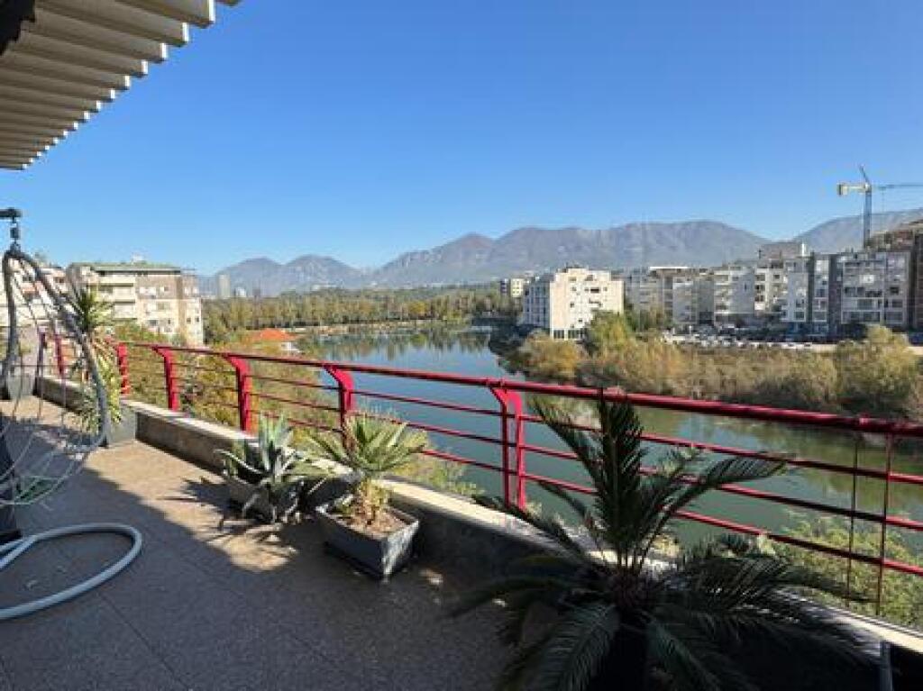 Shitet, Apartament 2+1+2, Liqeni i Thatë,Tiranë