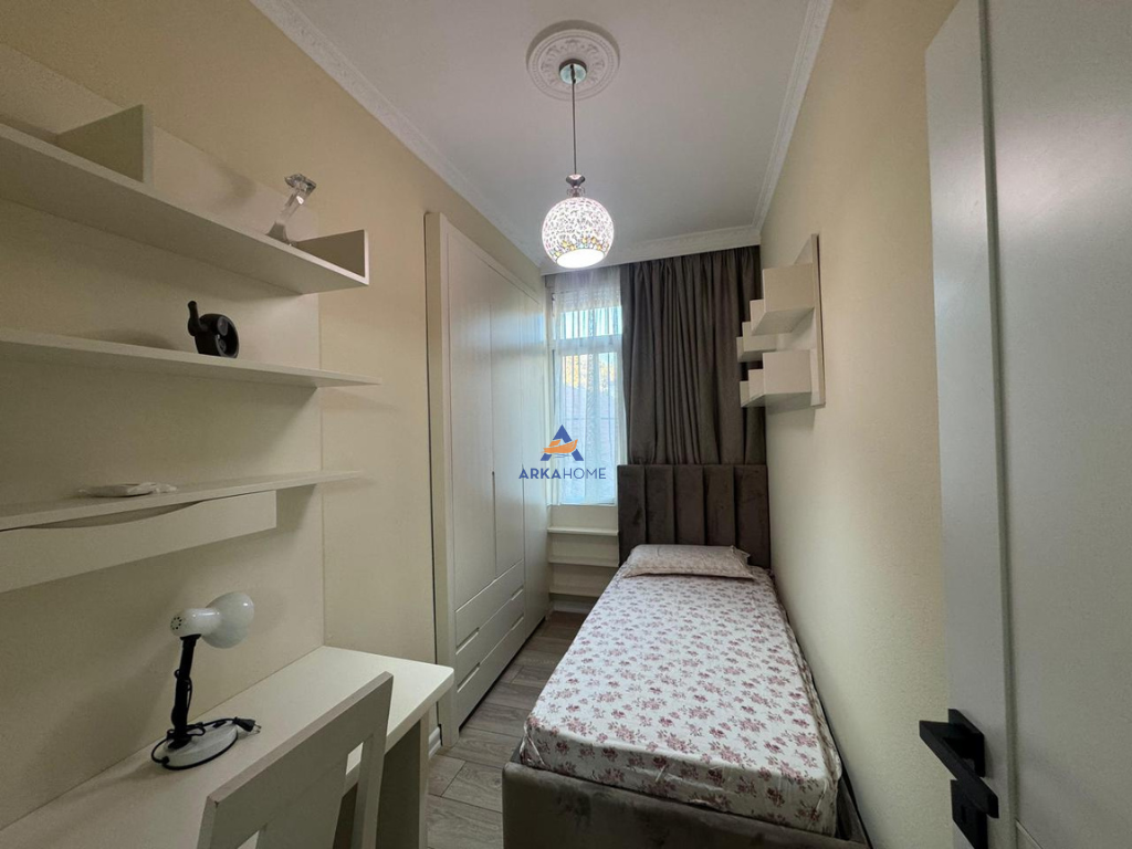 JEPET ME QERA APARTAMENT 3+1+2+BALLKONE "RRUGA NJAZI DEMI,TE BULEVARDI BAJRAM CURRI" 1050 EURO