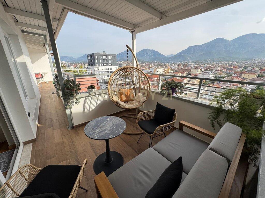 Apartament 3+1+2+Verande per shitje ne zonen e 5-Majit
