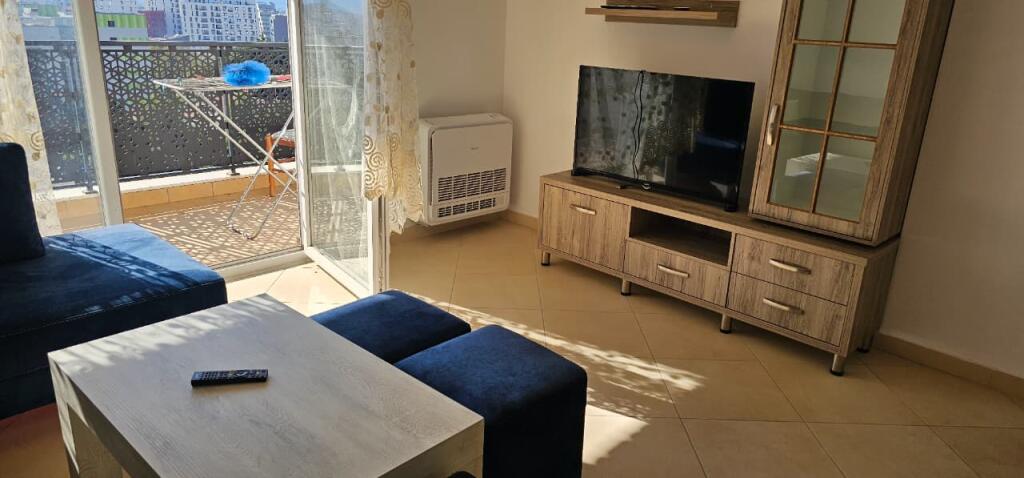Jepet me qira apartament 3+1+2 + parkim