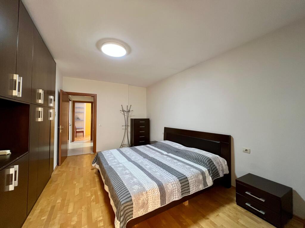 Qira Apartament 2+1+2 Ballkone, “Pazari i Ri”, Tiranë