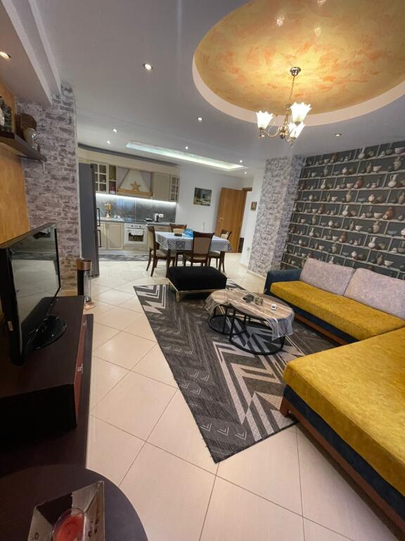 Apartament 2+1 në Shitje Përballë Stadiumit “Air Albania”