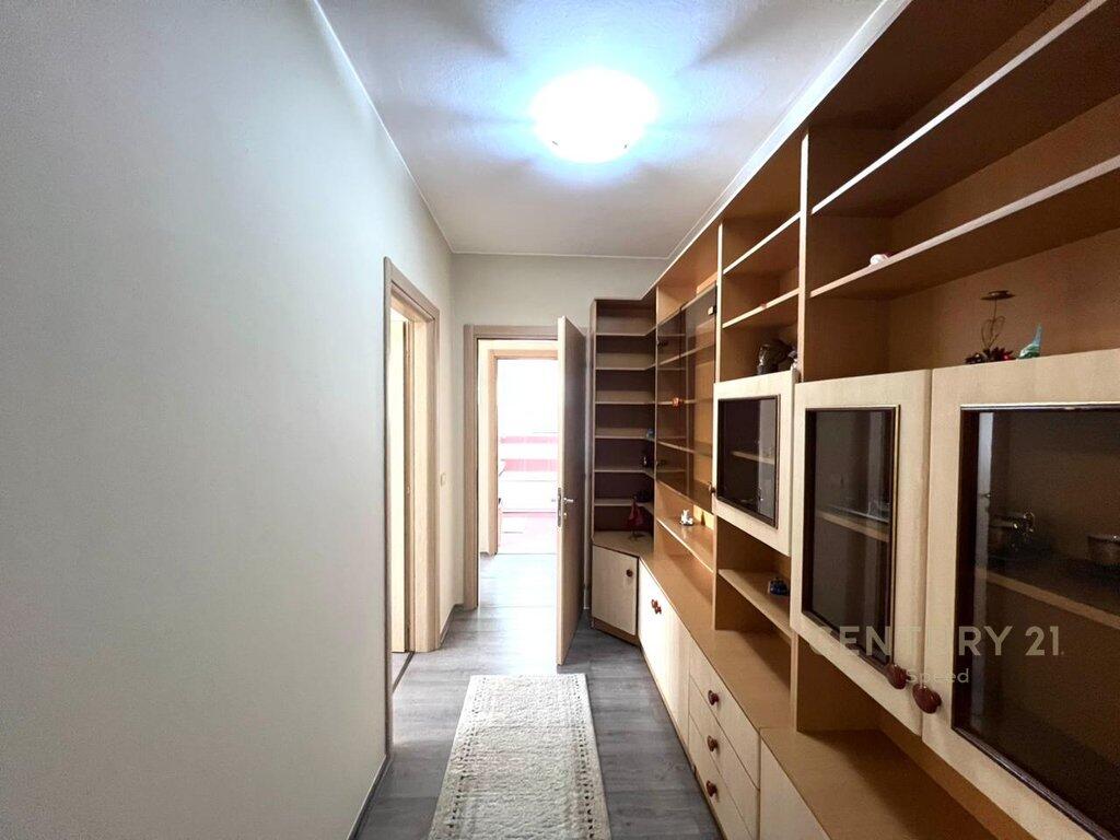 Ofrojme apartamet 3+1me qira tek Hipoteka!