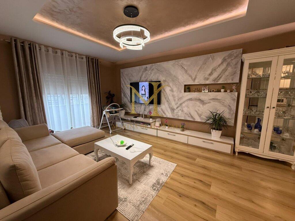 Affittasi appartamento 2+1 con vista mare, Spiaggia di Durazzo !!