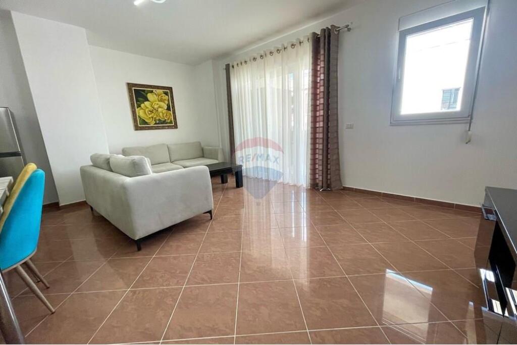 Apartament 2+1 me verande prane Oxhakut !