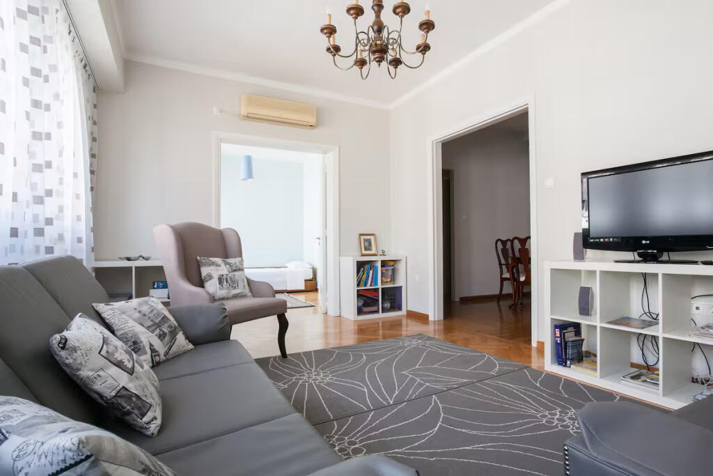 Appartamento In Affitto 2+1+2 A Myslym Shyr (ID B2201528) Tirana