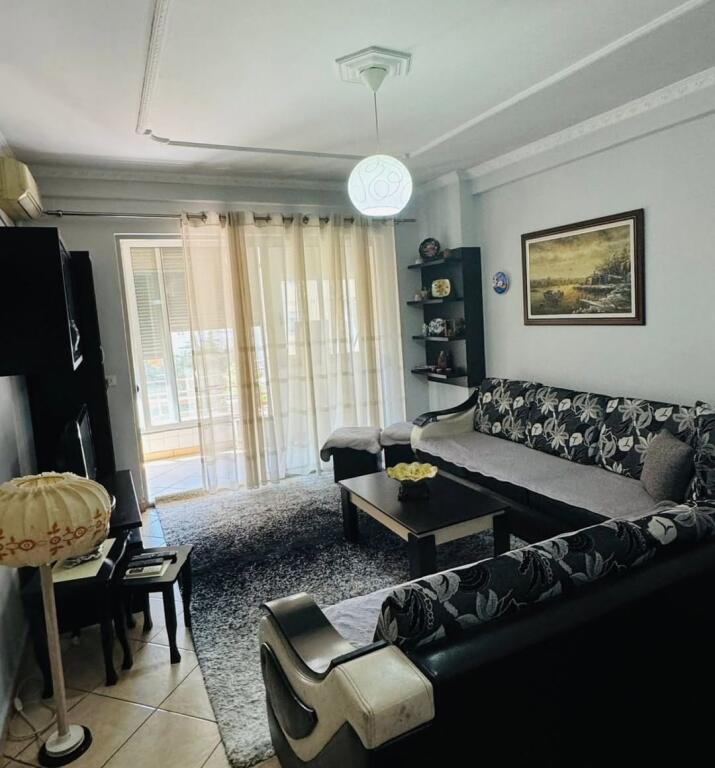 APARTAMENT 2+1 ME QIRA - ASTIR (PRANË BAR ARTISTIT)