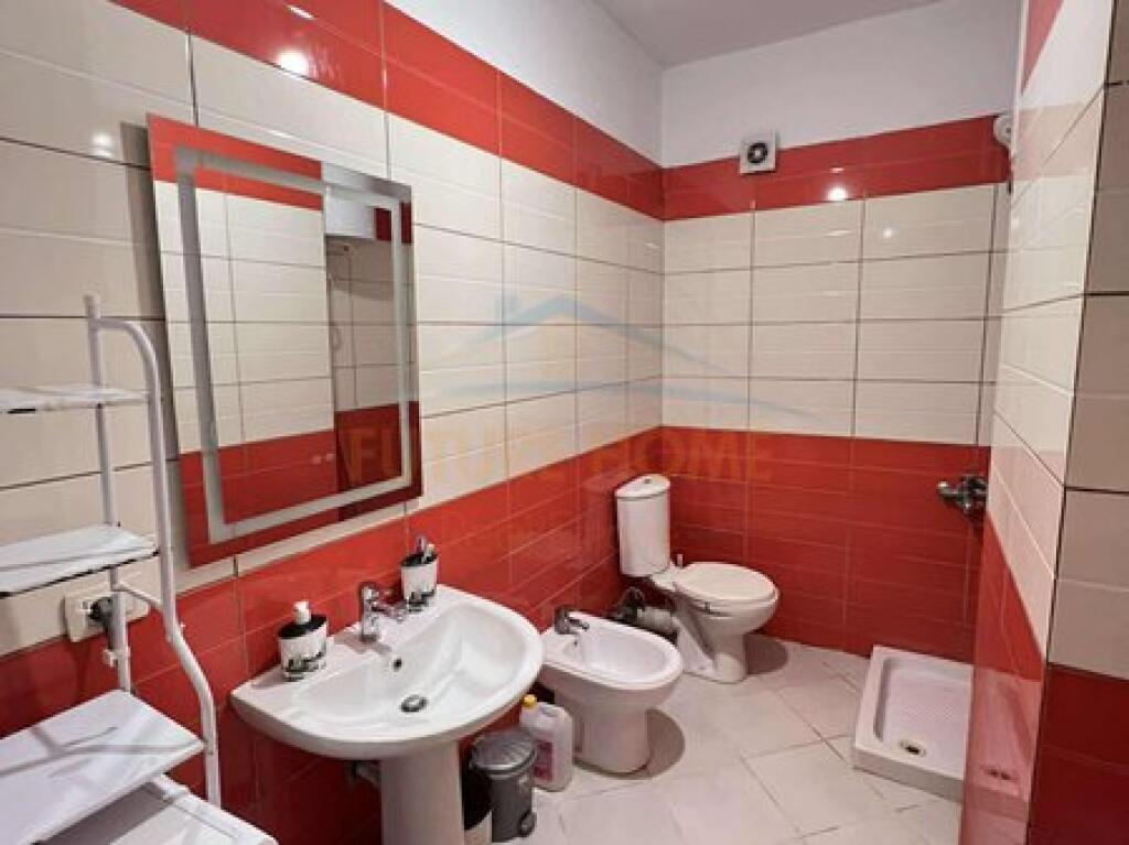 Shitet , Apartament 1+1, Unaza e Re.