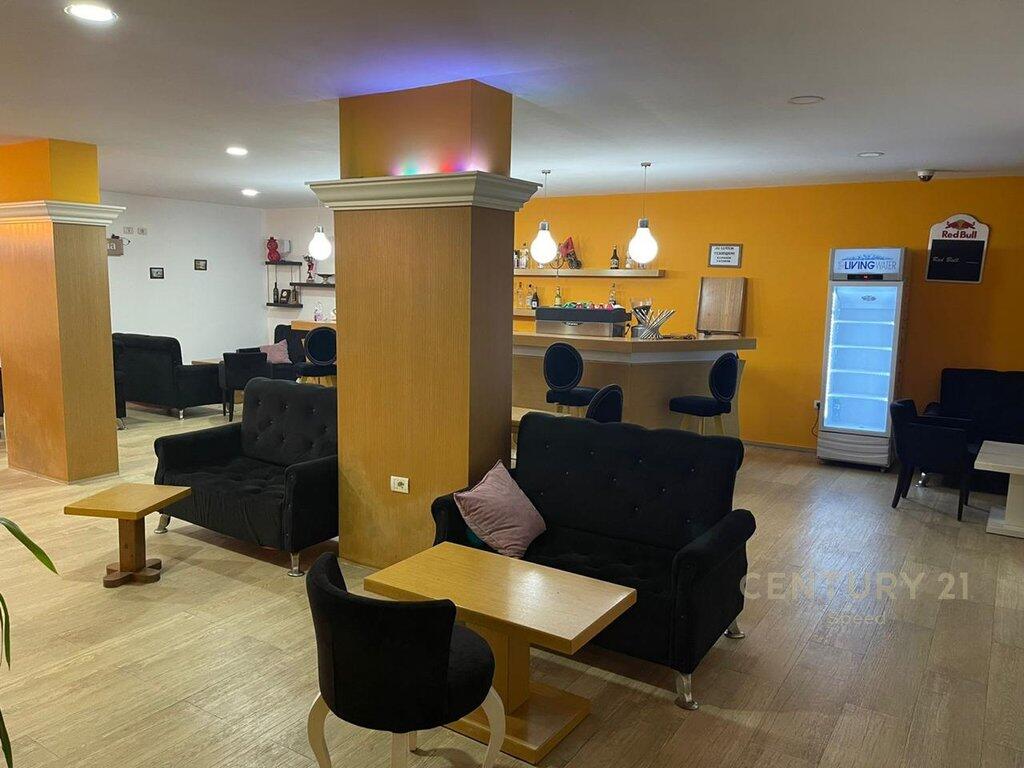 Offriamo in vendita un locale commerciale nella zona del Nuovo Bazaar!! 275.000 €