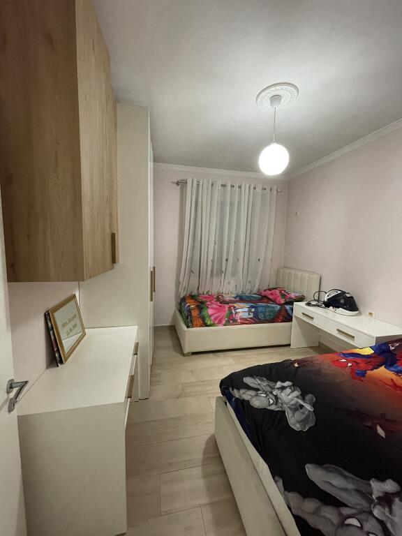 Jepet me qera apartament 2+1+2 Kamez tek Ulliri