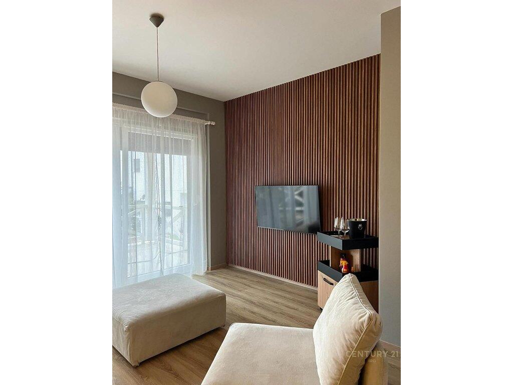 SHITET VILË NË DHËRMI – RESIDENCA “WHITE ROCK”