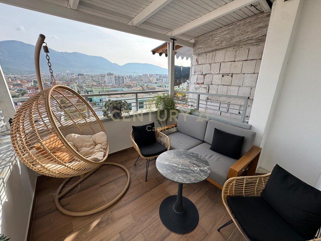 Apartament 3+1+2+Verande per shitje ne zonen e 5-Majit