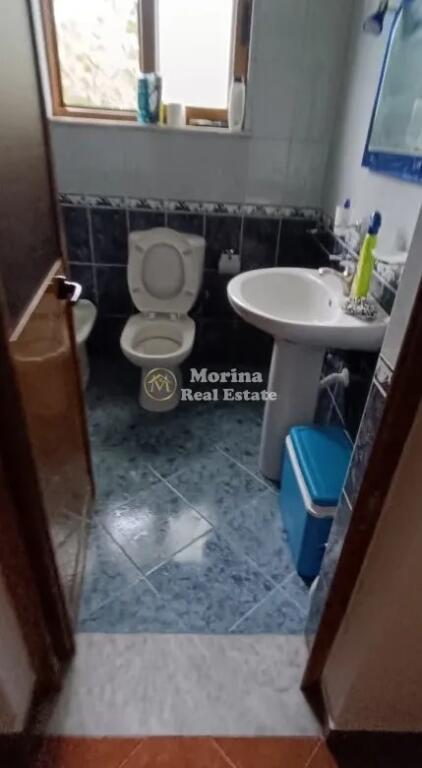 Qera Hyrje Private 3+1+2+Parkim, Ali Demi-Poligrafiku , 500 Euro/Muaj