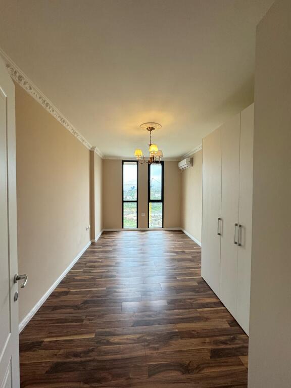 Shesim Apartament 2+1 ne zonen e Liqenit e Thate prane Spitalit te Kafsheve!