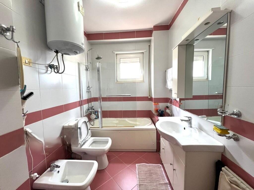 Ofrojme apartamet 3+1 me qira tek Hipoteka! 750 € /Muaj