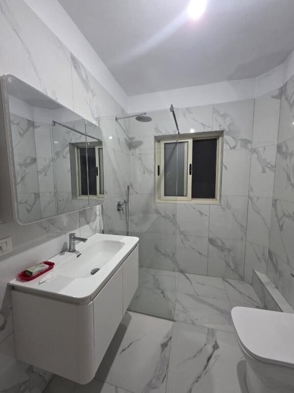Jepet me qira 2+1 RRUGA 5 MAJI 600€ i diskutushem