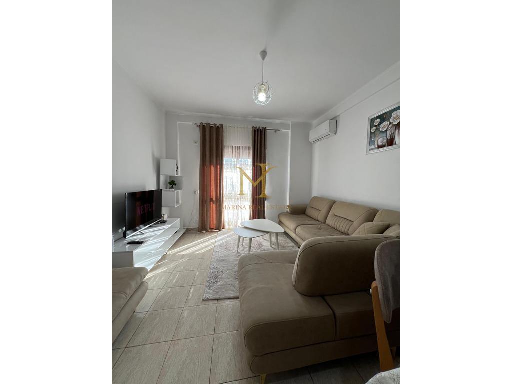 Ofrohet Per Qera Apartament 2+1 me pamje deti , Plazh Durres !!