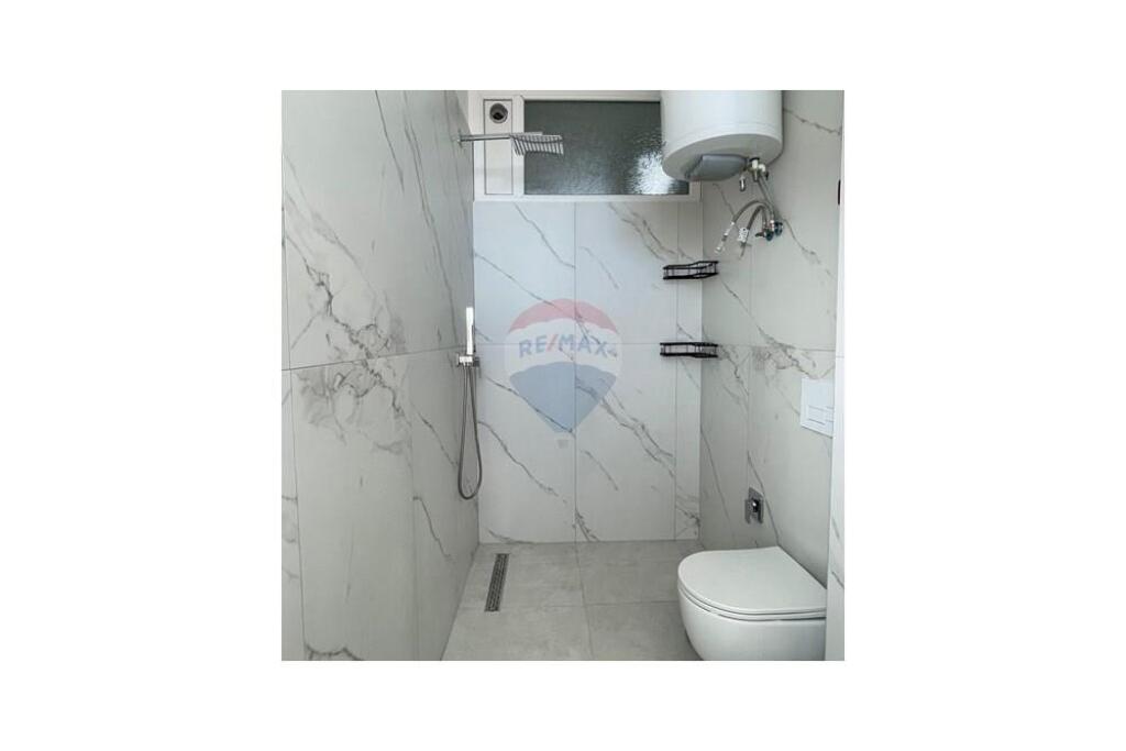 Shitet Apartament 2+1+2 Rruga e Kavajës