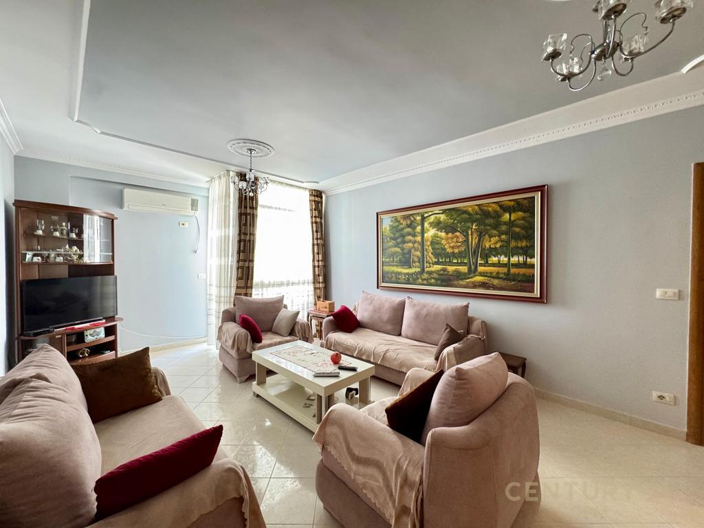 APARTAMENT 2+1 PER SHITJE TEK RESTORANT FRESKU! 140,000 €