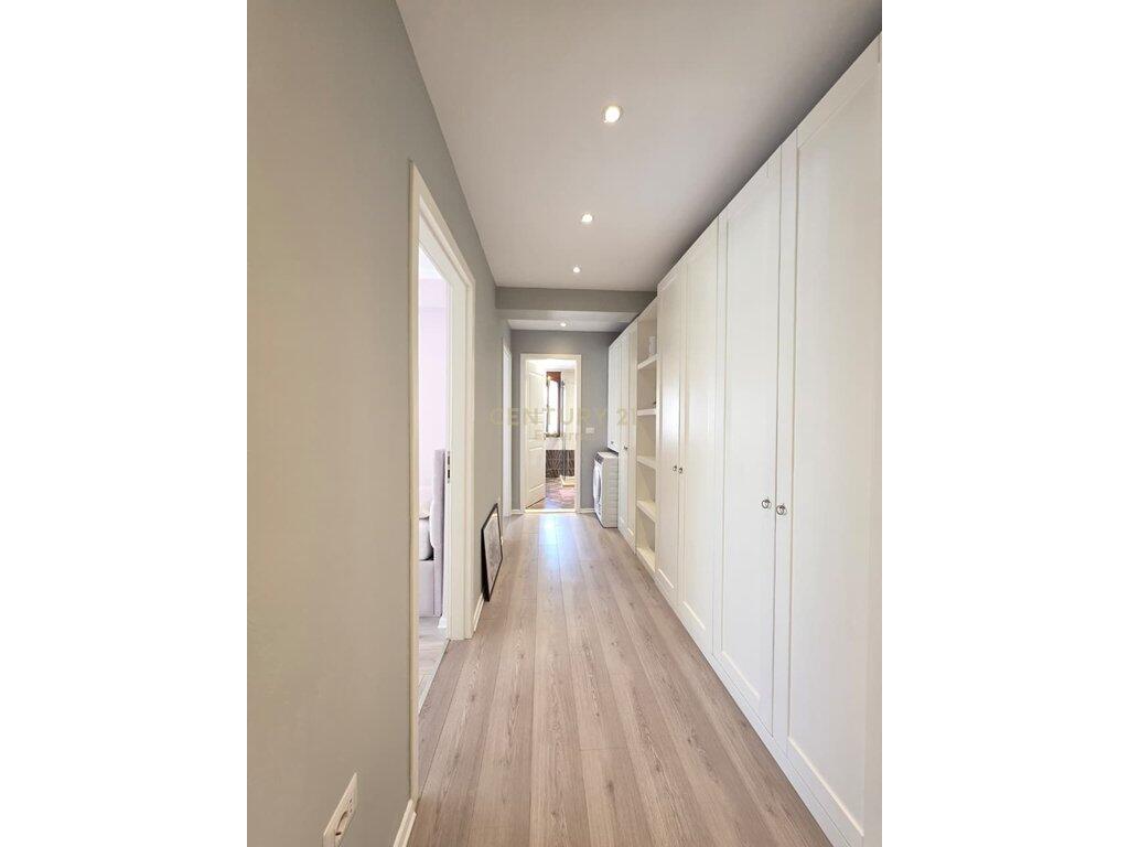 🏙️ Apartament 2+1 me post parkimi për qira – Bllok