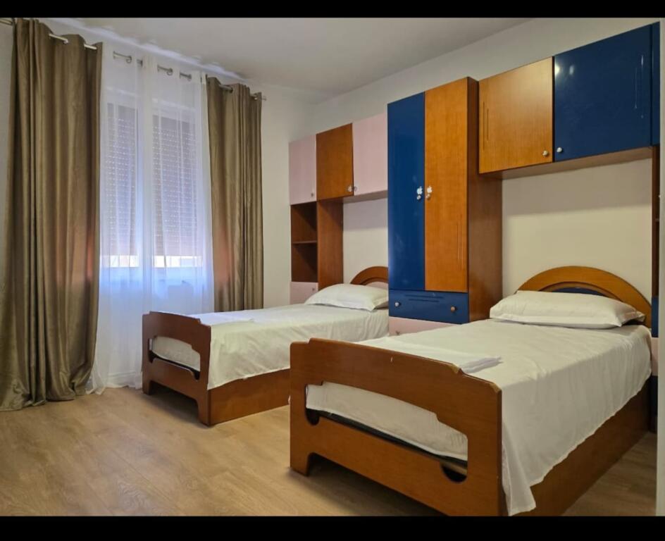 Super ap 2+1+2 tek komuna parisit ( medar shtylla )