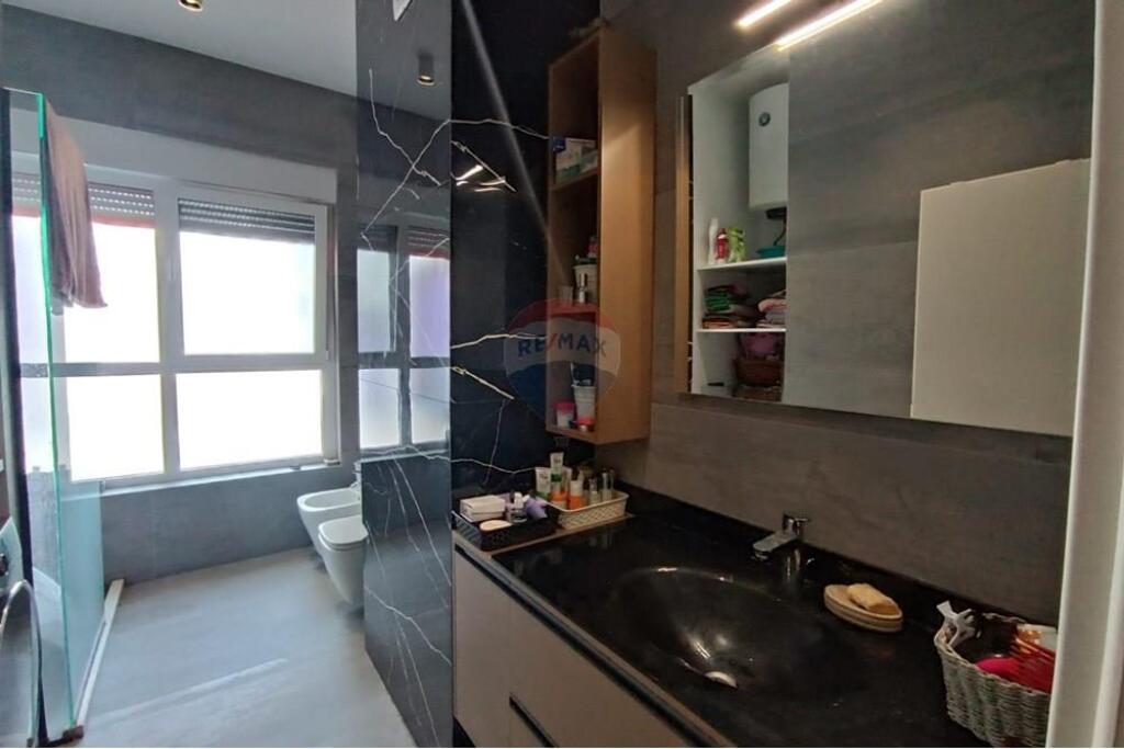 Apartament 2+1 ne shitje Kompleksi Mangalem