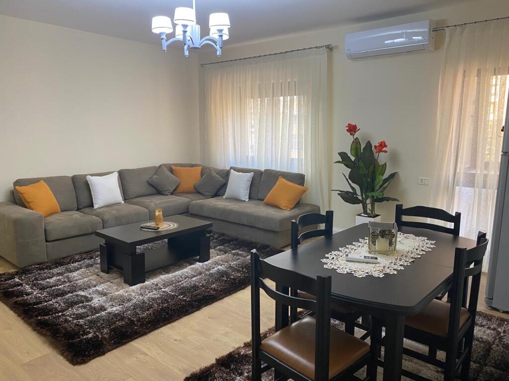 Apartament 1+1/ modifikuar ne 2+1  sheshi Willson