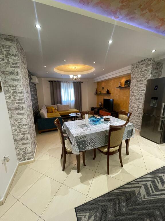 Apartament 2+1 në Shitje Përballë Stadiumit “Air Albania”