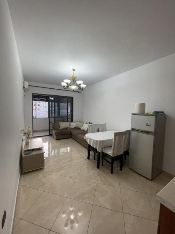 Appartamento 2+1+1 con Balcone in Affitto