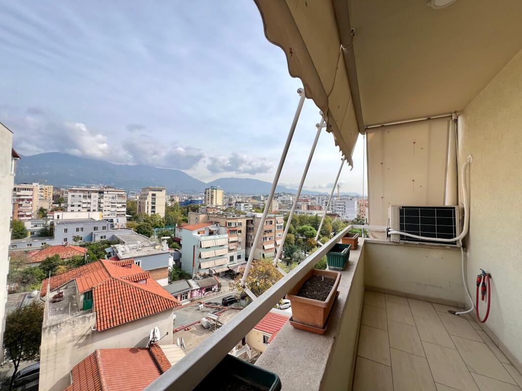 Qira Apartament 2+1+2 Ballkone, “Pazari i Ri”, Tiranë