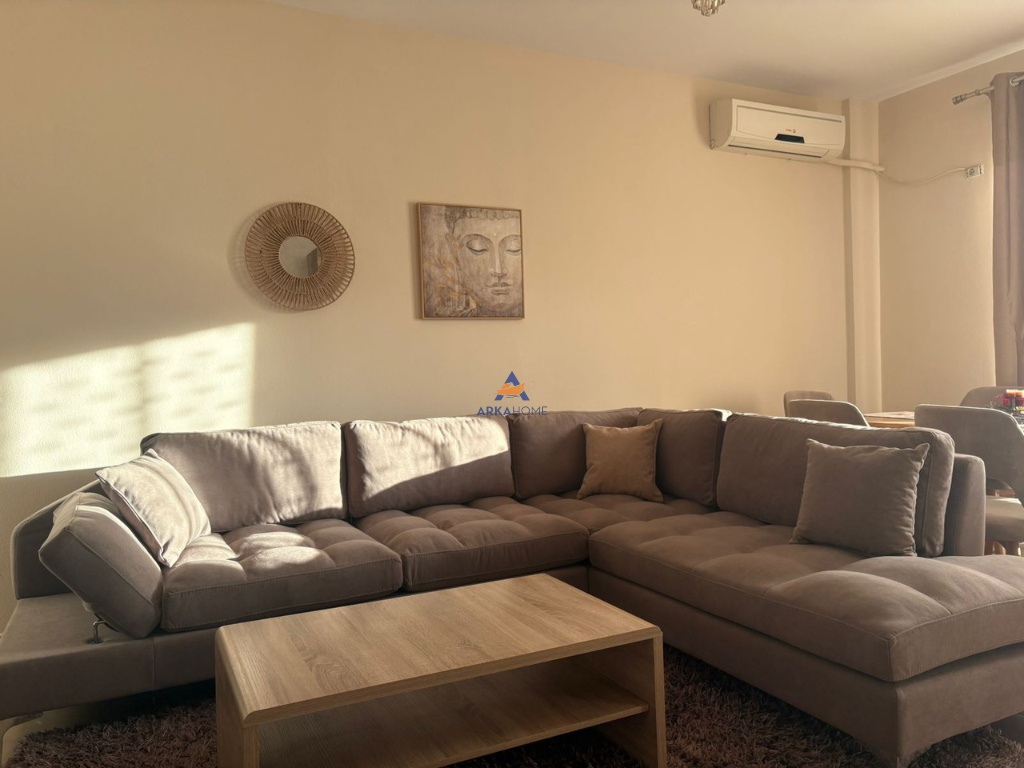 JEPET APARTAMENT ME QERA 2+1+BALLKON "TE RRUGA E ELBASANIT" 600 EURO