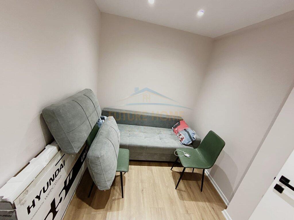 Me qira, Apartament 2+1, Bulevardi Zogu I, Tiranë.