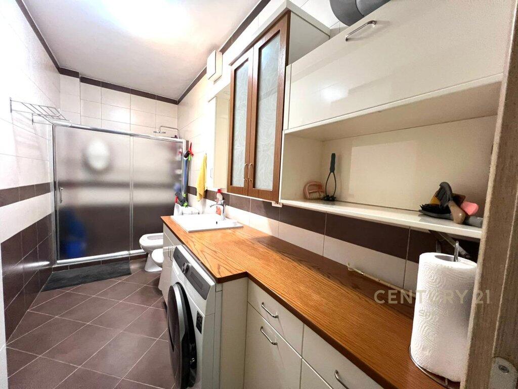 Ofrojme apartamet 3+1me qira tek Hipoteka!