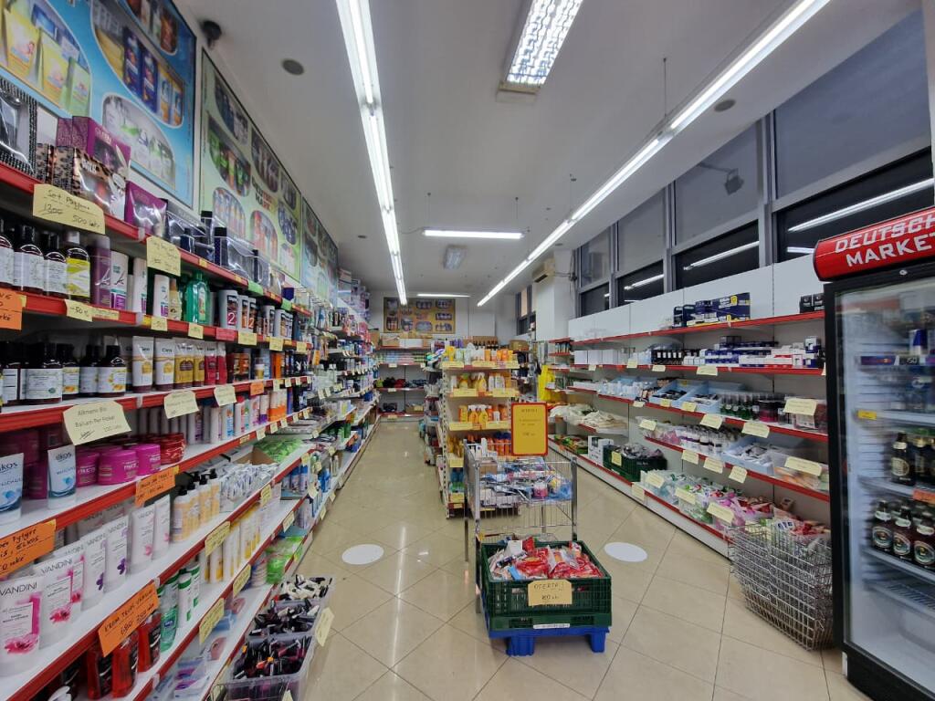 Unità di Servizio in Affitto – Ex Esposizione/ Tribunale Distrettuale di Tirana